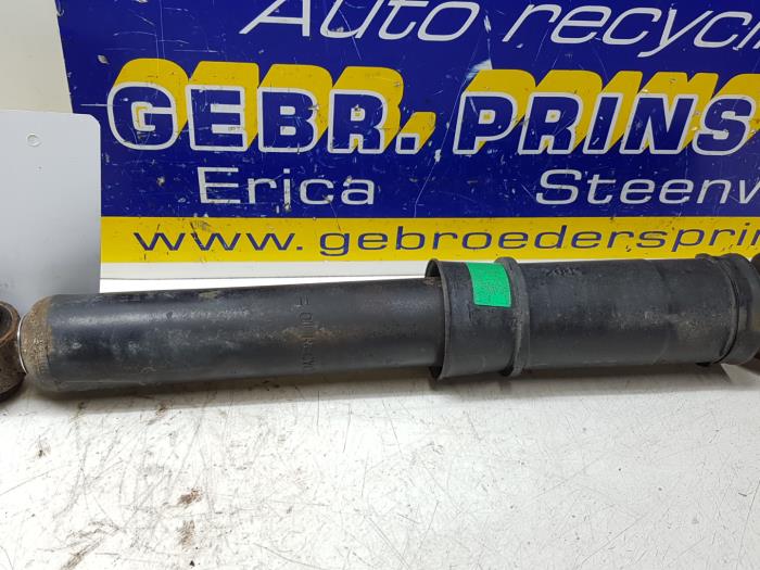 Rear shock absorber, left from a Renault Kangoo Express (FW) 1.5 dCi 70 2011