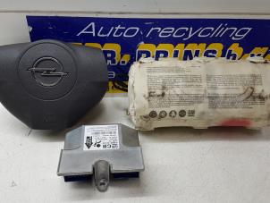 Usagé Kit + module airbag Opel Astra H SW (L35) 1.7 CDTi 16V Prix € 150,00 Règlement à la marge proposé par Autorec. Gebr. Prins b.v.