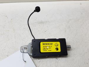 Gebrauchte Antennenverstärker Renault Megane III Grandtour (KZ) 1.5 dCi 110 Preis € 15,00 Margenregelung angeboten von Autorec. Gebr. Prins b.v.