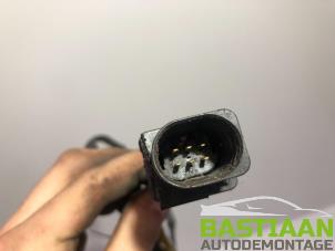Lambda probe from a Volkswagen Tiguan (5N1/2) 2.0 TDI 16V Blue Motion 2015