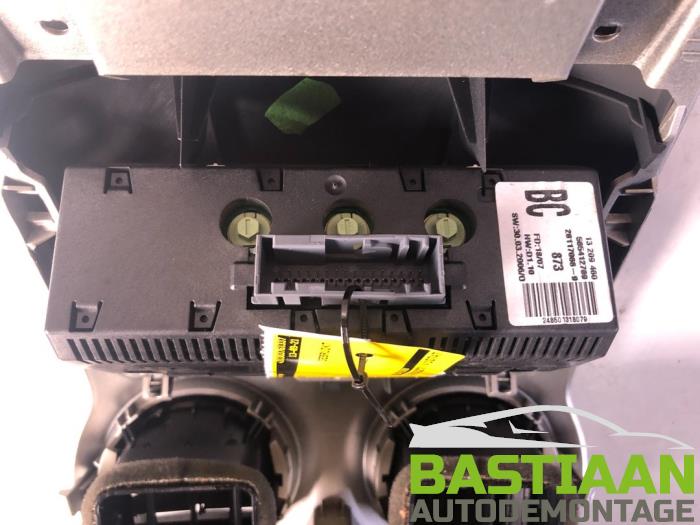 Begagnade Innerdisplay Ford Ka II 1.2 Pris € 19,00 Marginaltabell erbjuds av Bastiaan Autodemontage