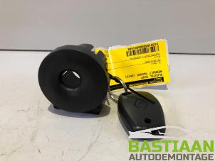 Used Key chip Renault Twingo II (CN) 1.2 16V Price € 43,00 Margin scheme offered by Bastiaan Autodemontage