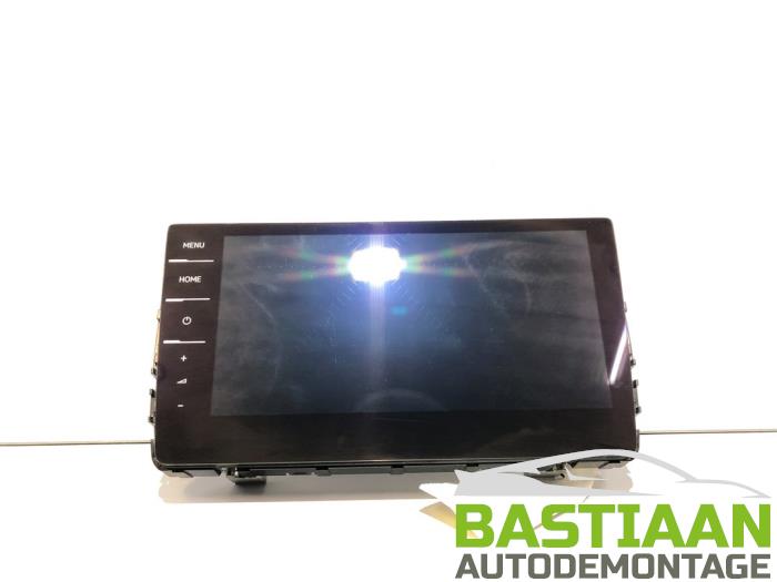 Display Multi Media control unit from a Volkswagen Golf VII (AUA) 2.0 R-line 4Motion 16V 2020
