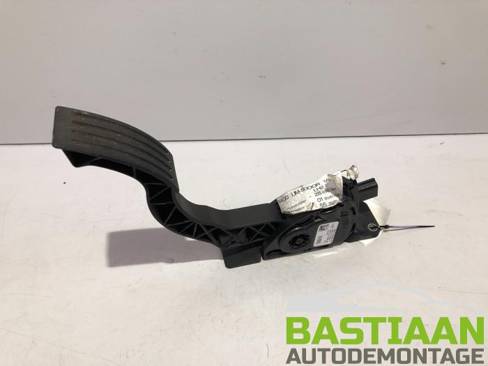 Używane Pedal gazu Ford Focus 3 1.6 TDCi Cena € 29,99 Procedura marży oferowane przez Bastiaan Autodemontage
