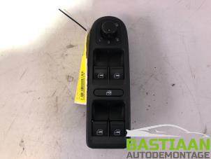 Usados Interruptor combinado de ventanillas Volkswagen Golf VI (5K1) 1.6 TDI 16V Precio € 29,99 Norma de margen ofrecido por Bastiaan Autodemontage