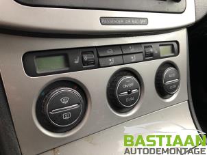 Used Air conditioning control panel Volkswagen Passat Variant (3C5) 2.0 TDI 140 Price € 63,00 Margin scheme offered by Bastiaan Autodemontage