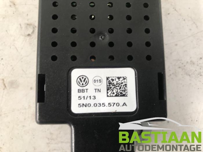 Antena (varios) de un Volkswagen Tiguan (5N1/2) 2.0 TDI 16V Blue Motion 2015