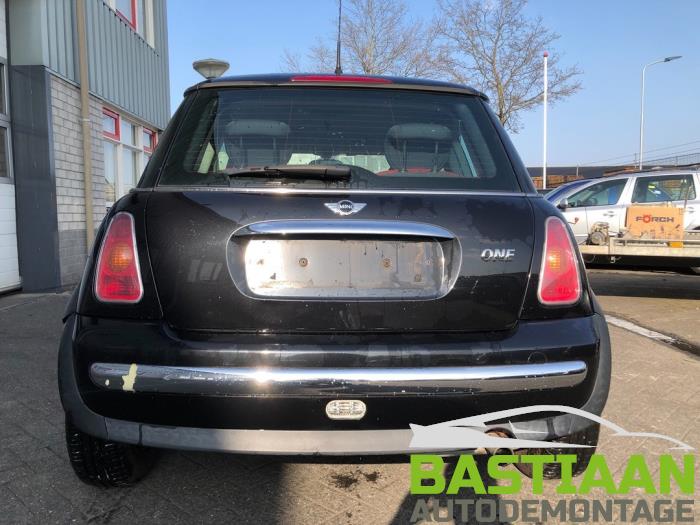 Używane Tylna klapa BMW Mini (R50/53) 1.6 16V One Cena € 124,99 Procedura marży oferowane przez Bastiaan Autodemontage