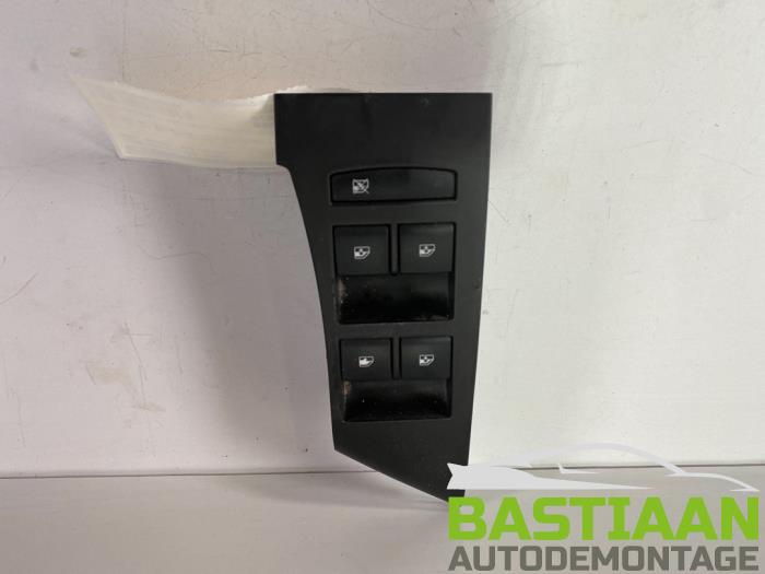 Usados Interruptor combinado de ventanillas Opel Astra J (PC6/PD6/PE6/PF6) 1.4 Turbo 16V Precio € 24,99 Norma de margen ofrecido por Bastiaan Autodemontage