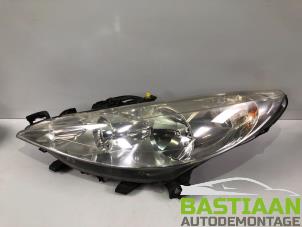 Used Headlight, left Peugeot 207/207+ (WA/WC/WM) 1.4 16V VTi Price € 49,99 Margin scheme offered by Bastiaan Autodemontage