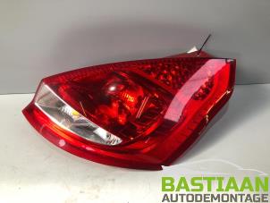 Używane Tylne swiatlo pozycyjne prawe Ford Fiesta 6 (JA8) 1.25 16V Cena € 34,99 Procedura marży oferowane przez Bastiaan Autodemontage