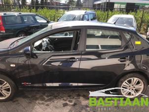 Używane Drzwi lewe przednie wersja 4-drzwiowa Seat Ibiza IV SC (6J1) 1.2 TDI Ecomotive Cena € 135,00 Procedura marży oferowane przez Bastiaan Autodemontage