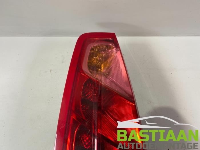 Taillight, left from a Fiat Punto Evo (199) 1.3 JTD Multijet 85 16V Euro 5 2011