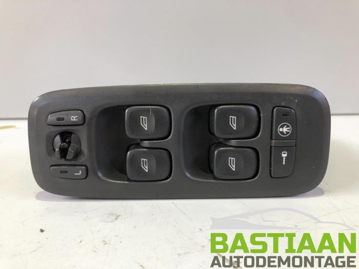 Usados Interruptor combinado de ventanillas Volvo V70 (SW) 2.4 20V 170 Precio € 46,00 Norma de margen ofrecido por Bastiaan Autodemontage