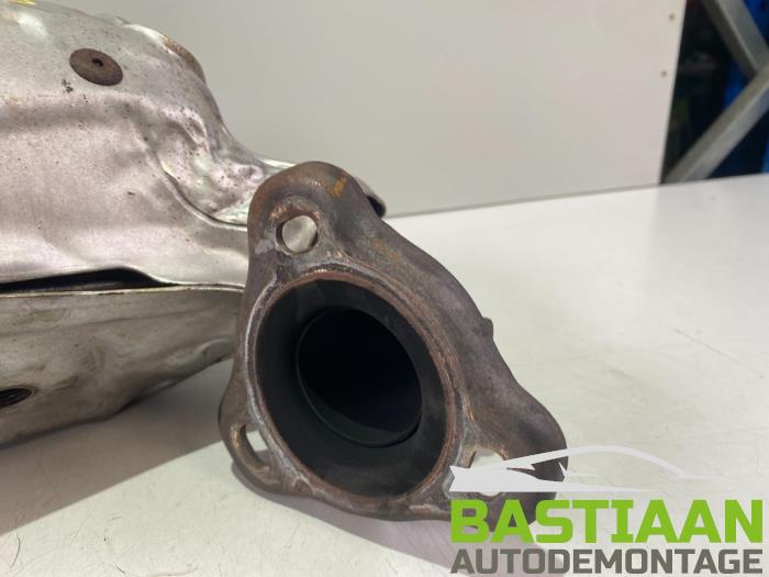 Exhaust manifold + catalyst from a Renault Captur (2R) 0.9 Energy TCE 12V