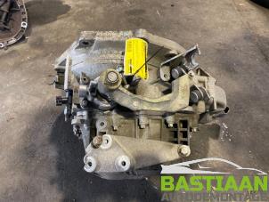 Used Gearbox Opel Signum (F48) 2.2 direct 16V Price € 270,00 Margin scheme offered by Bastiaan Autodemontage