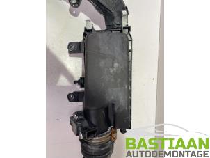 Używane Obudowa filtra powietrza Toyota Yaris III (P13) 1.33 16V Dual VVT-I Cena € 35,03 Procedura marży oferowane przez Bastiaan Autodemontage