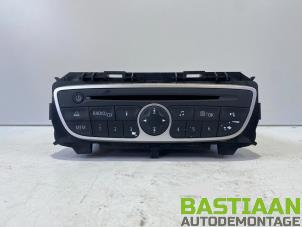 Gebrauchte Radio CD Spieler Renault Twingo II (CN) 1.5 dCi 90 FAP Preis € 49,99 Margenregelung angeboten von Bastiaan Autodemontage