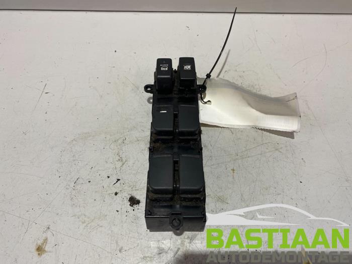 Usados Interruptor combinado de ventanillas Kia Soul I (AM) 1.6 CVVT 16V Precio € 28,00 Norma de margen ofrecido por Bastiaan Autodemontage