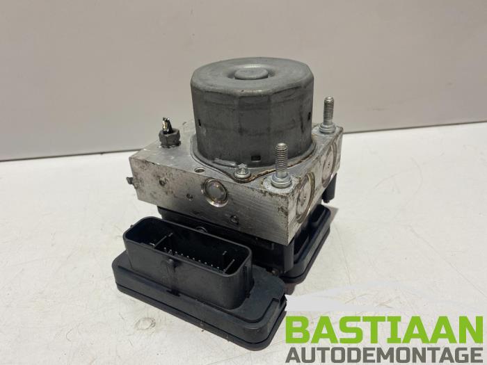 Używane Pompa ABS Audi A1 (8X1/8XK) 1.6 TDI 16V Cena € 56,00 Procedura marży oferowane przez Bastiaan Autodemontage
