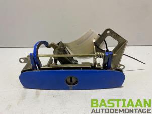 Used Tailgate handle Volkswagen Polo IV (9N1/2/3) 1.4 TDI 70 Price € 34,99 Margin scheme offered by Bastiaan Autodemontage