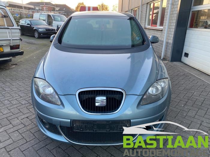 Używane Maska Seat Toledo (5P2) 2.0 FSI 16V Cena € 92,00 Procedura marży oferowane przez Bastiaan Autodemontage