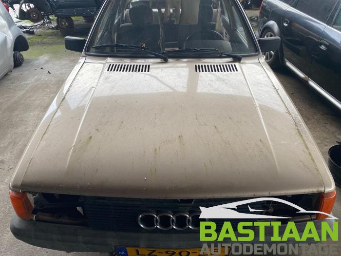 Bonnet from a Audi 80 (B2) 1.6 CC 1985