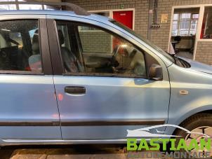 Begagnade Framdörr, 4-dörrars, höger Fiat Panda (169) 1.1 Fire Pris € 104,00 Marginaltabell erbjuds av Bastiaan Autodemontage