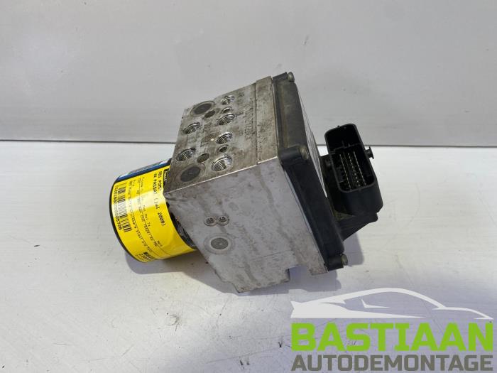 Begagnade ABS-pump Volkswagen Passat Variant (3C5) 1.4 TSI 16V EcoFuel Pris € 75,00 Marginaltabell erbjuds av Bastiaan Autodemontage