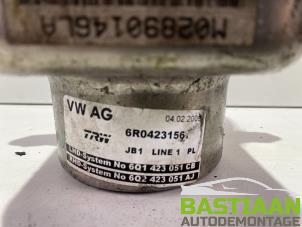 Pompe de direction d'un Volkswagen Polo V (6R) 1.2 12V 2009