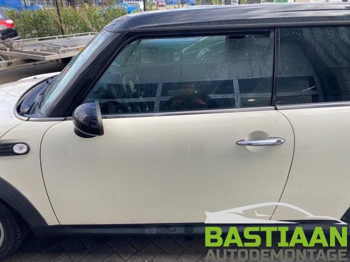 Używane Próg drzwi lewa Mini Clubman (R55) 1.6 Cooper D Cena € 46,00 Procedura marży oferowane przez Bastiaan Autodemontage