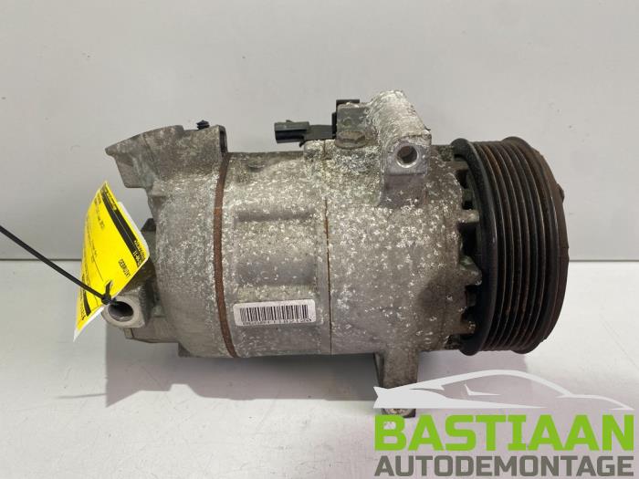 Usagé Compresseur de clim Renault Clio IV (5R) 0.9 Energy TCE 90 12V Prix € 62,10 Règlement à la marge proposé par Bastiaan Autodemontage