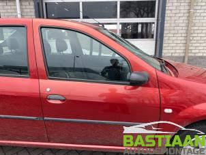Używane Drzwi prawe przednie wersja 4-drzwiowa Dacia Logan (LS) 1.6 Cena € 135,00 Procedura marży oferowane przez Bastiaan Autodemontage