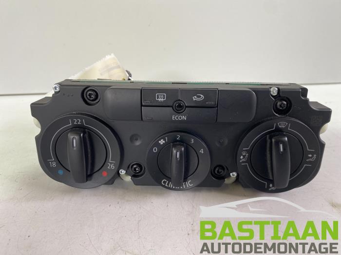 Panel de control de aire acondicionado de un Audi A1 (8X1/8XK) 1.6 TDI 16V 2014