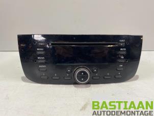 Used Radio CD player Fiat Punto III (199) 1.3 JTD Multijet 80 16V Price € 74,99 Margin scheme offered by Bastiaan Autodemontage