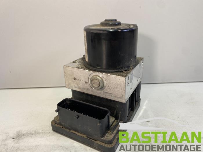 Gebrauchte ABS Pumpe Chevrolet Cruze (305) 1.7 D Preis € 188,00 Margenregelung angeboten von Bastiaan Autodemontage