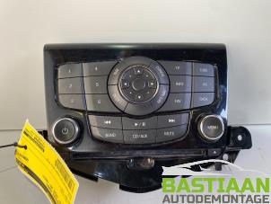 Used Radio control panel Chevrolet Cruze (305) 1.7 D Price on request offered by Bastiaan Autodemontage