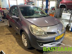Used Extra window 2-door, rear right Renault Clio III (BR/CR) 1.4 16V Price on request offered by Bastiaan Autodemontage