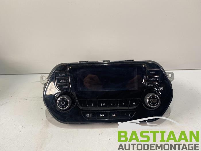 Begagnade Radio Fiat Tipo (356S) 1.4 16V Pris € 116,00 Marginaltabell erbjuds av Bastiaan Autodemontage