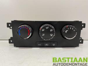 Usados Panel de control de aire acondicionado Chevrolet Captiva (C100) 2.4 16V 4x2 Precio € 74,99 Norma de margen ofrecido por Bastiaan Autodemontage