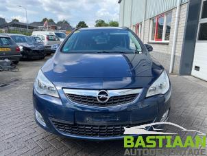 Used Front end, complete Opel Astra J Sports Tourer (PD8/PE8/PF8) 1.4 16V ecoFLEX Price € 1.449,99 Margin scheme offered by Bastiaan Autodemontage
