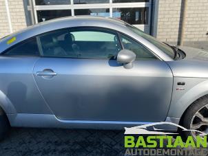 Używane Drzwi prawe wersja 2-drzwiowa Audi TT (8N3) 1.8 T 20V Quattro Cena € 99,99 Procedura marży oferowane przez Bastiaan Autodemontage