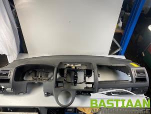 Used Dashboard Volkswagen Transporter T5 2.5 TDi Price € 74,99 Margin scheme offered by Bastiaan Autodemontage