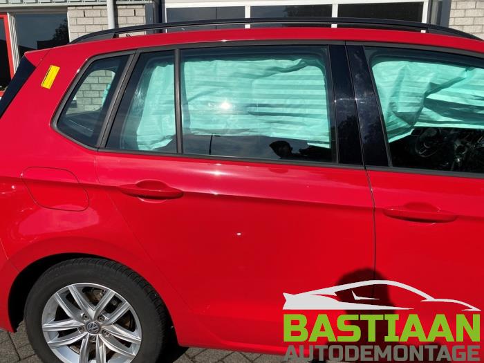 Vitre portière 4portes arrière droite d'un Volkswagen Golf Sportsvan (AUVS) 1.6 TDI BMT 16V 2019