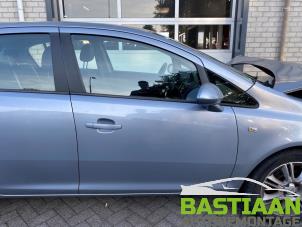 Używane Drzwi prawe przednie wersja 4-drzwiowa Opel Corsa D 1.4 16V Twinport Cena € 135,00 Procedura marży oferowane przez Bastiaan Autodemontage