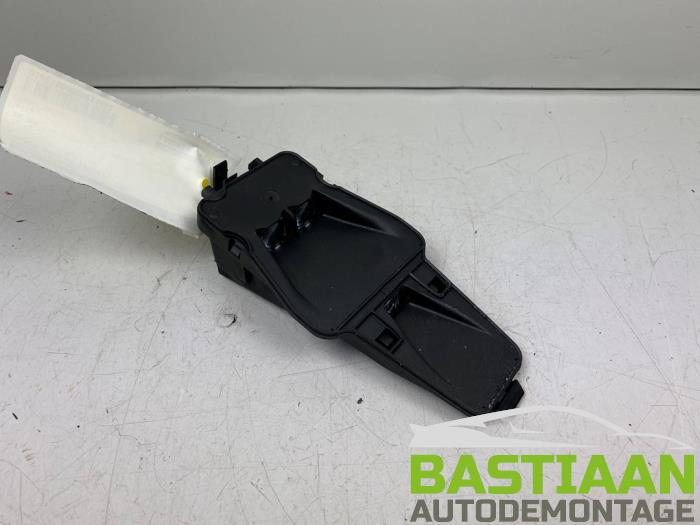 Begagnade Radarsensor Skoda Citigo 1.0 12V Pris € 29,99 Marginaltabell erbjuds av Bastiaan Autodemontage