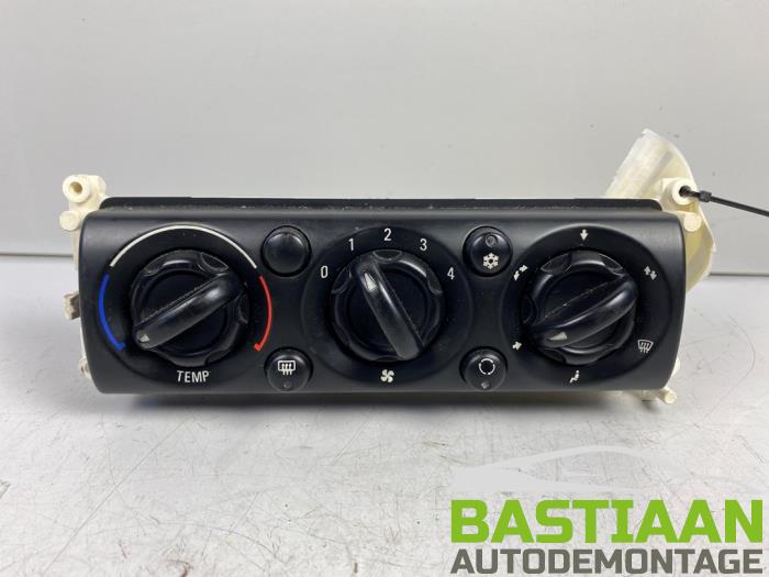 Usagé Commande chauffage Mini Mini Cooper S (R53) 1.6 16V Prix € 27,00 Règlement à la marge proposé par Bastiaan Autodemontage