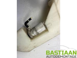 Begagnade Spolartank, vindruta Mini Mini Cooper S (R53) 1.6 16V Pris € 19,99 Marginaltabell erbjuds av Bastiaan Autodemontage