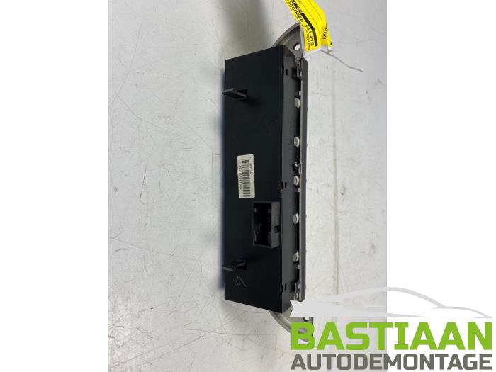 Multi-functional window switch from a MINI Mini Cooper S (R53) 1.6 16V 2004
