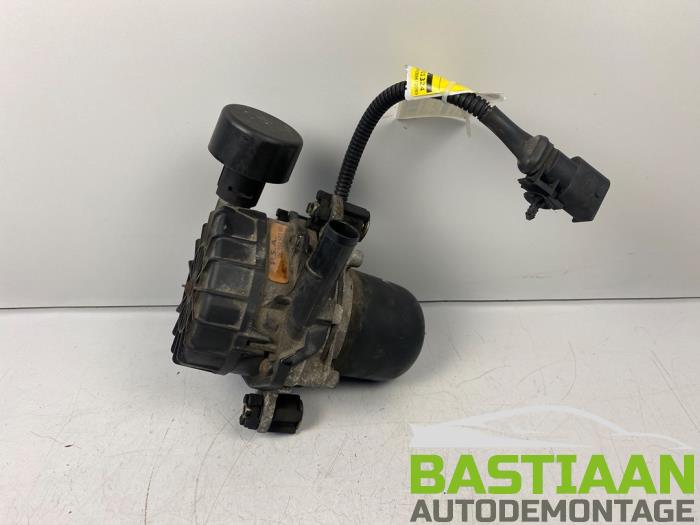 Używane Pompa EGR Peugeot 307 CC (3B) 2.0 16V Cena € 99,99 Procedura marży oferowane przez Bastiaan Autodemontage